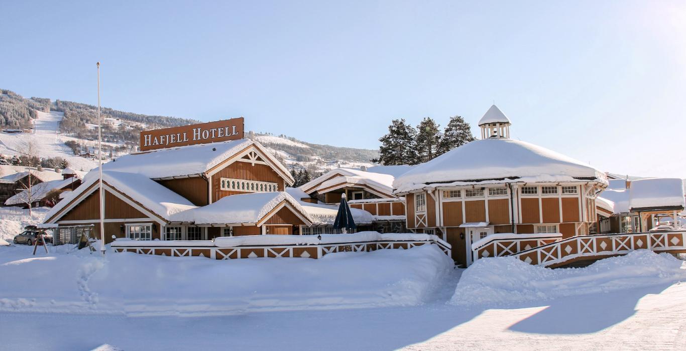 Hafjell hotell i vinterdrakt